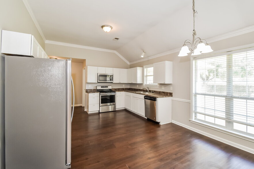 Building Photo - 6906 Greyhawk Cove N