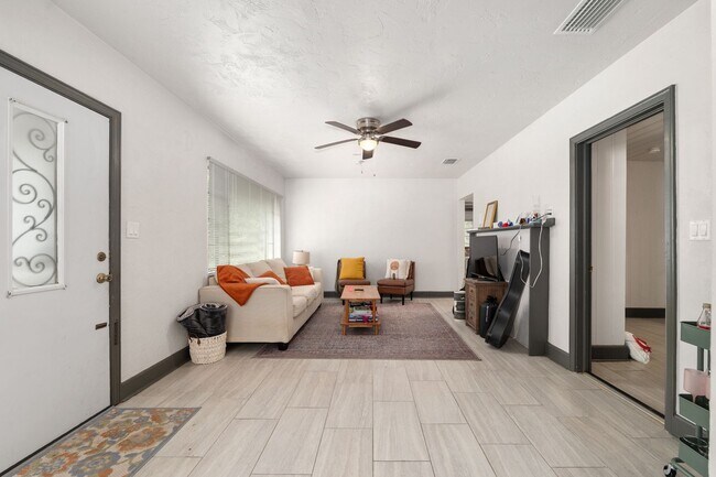 Building Photo - 5 NW 26th St