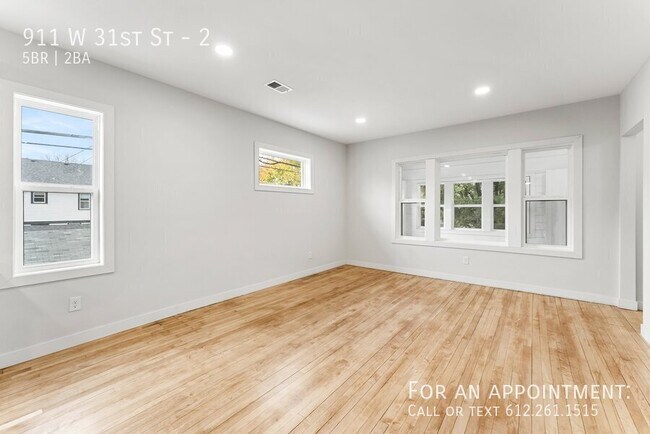 Building Photo - 911 W 31st St