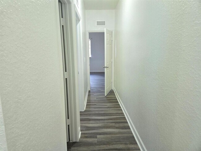 Building Photo - 3684 NW 29th Ct