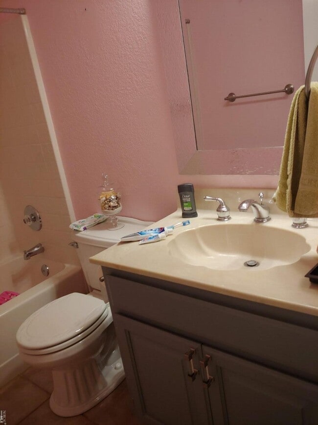 Building Photo - 7309 Roxanne Ln