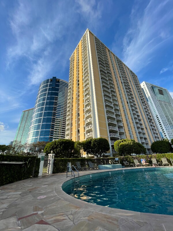 Building Photo - 1350 Ala Moana Blvd