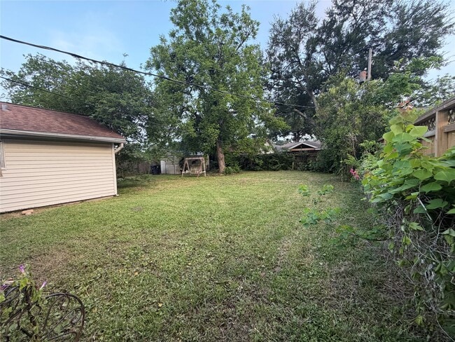 Building Photo - 8602 Glenlea St