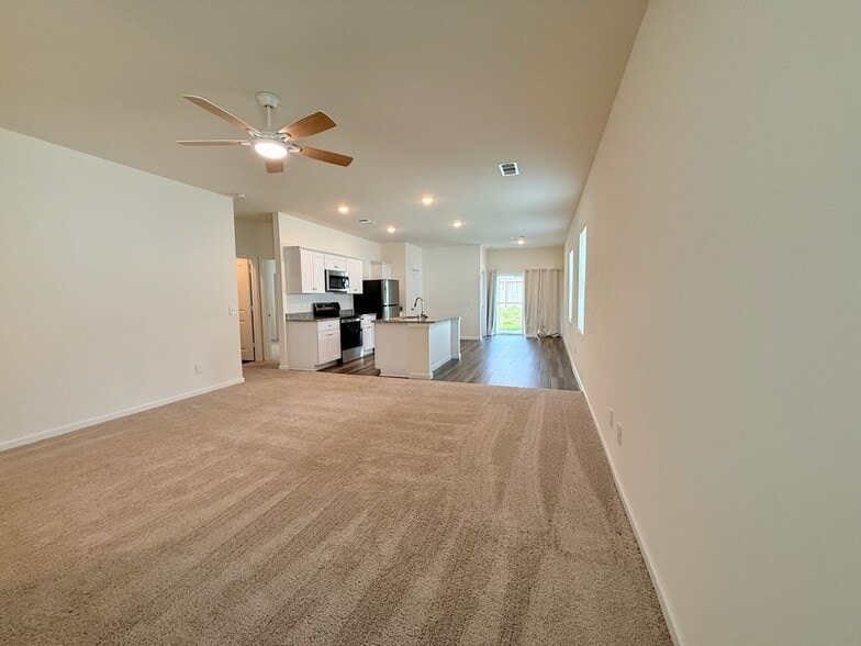 Building Photo - 31238 Williams Lndg St