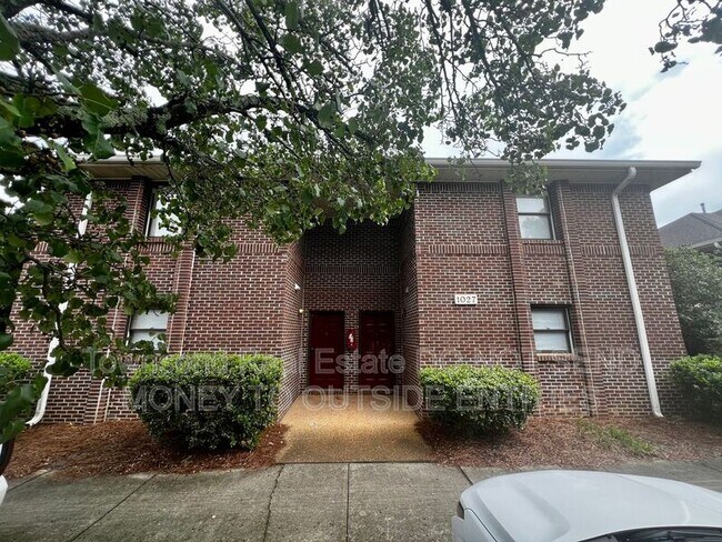 Building Photo - 1027 Ancestry Dr