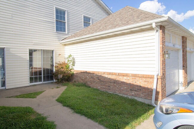 Building Photo - 4615 Brandon Woods St