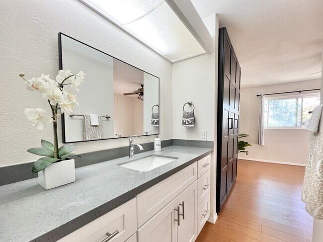 Building Photo - 6966 Park Mesa Way