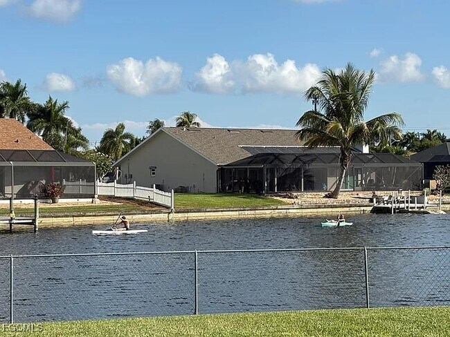 Building Photo - 2321 SE 5th Ct