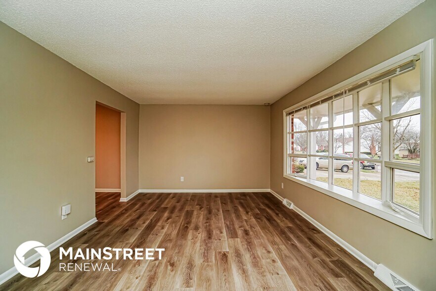 Building Photo - 6464 Firethorn Ave