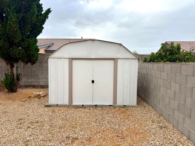 Building Photo - Available Now- Great 3 Bedroom Home in the Ranch at Long Mountain subdivision with Solar!