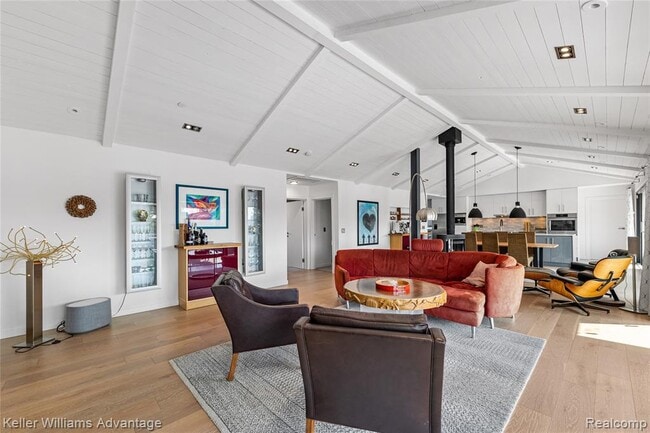 Building Photo - 284 Eliot St