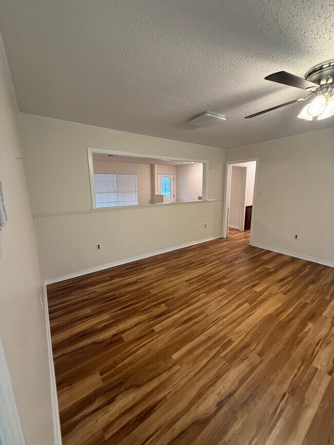 Building Photo - 216 Clower Ave