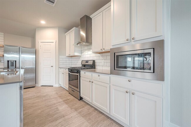 Building Photo - 2920 Gunnersbury Dr