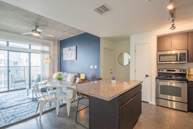 Building Photo - 333 E Roosevelt St