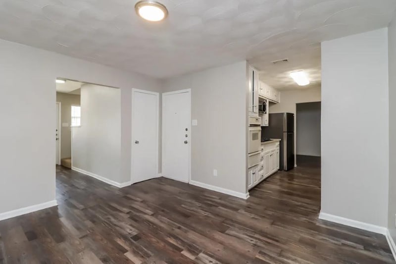 Building Photo - 1807 Rosewood Ln