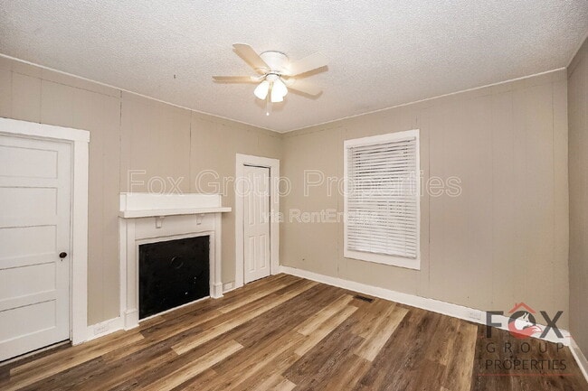 Building Photo - 19 Powder St NW