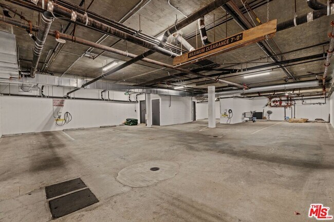 Building Photo - 1610 Camden Ave