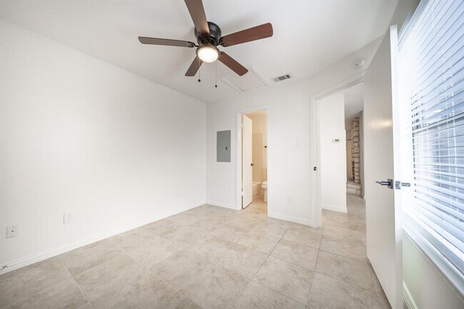 Building Photo - 1740 Timber Ridge Rd