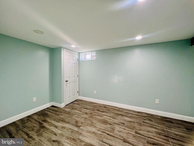 Building Photo - 4045 St Monica Dr