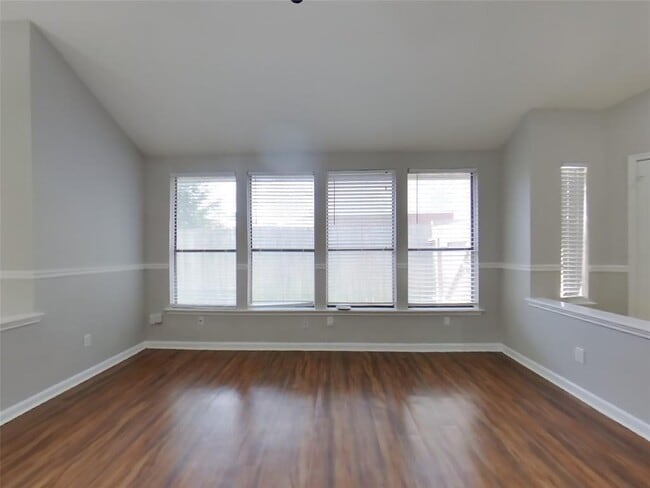 Building Photo - 13822 Cantwell Dr