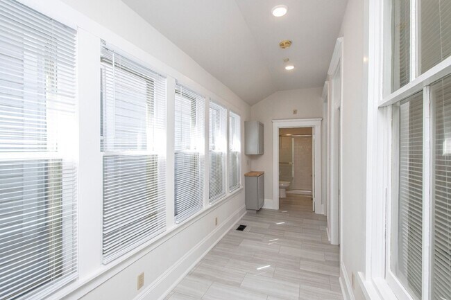 Building Photo - 2 Bed 1 Bath in Downtown Little Rock, AR