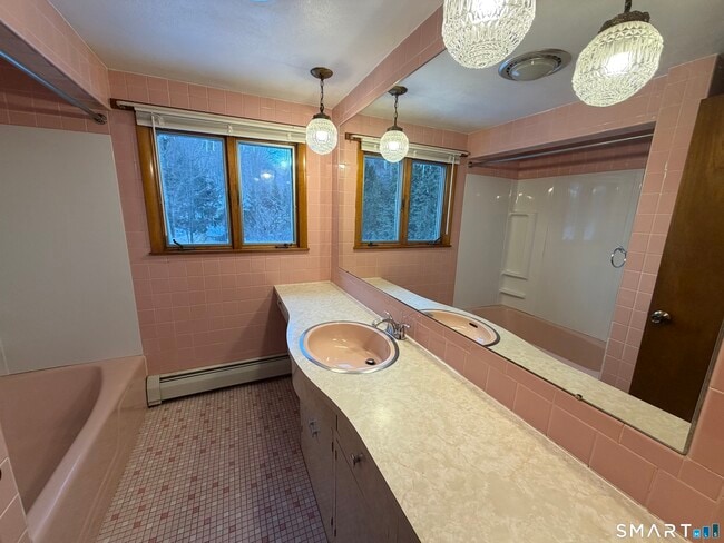 Building Photo - 183 Melbourne St