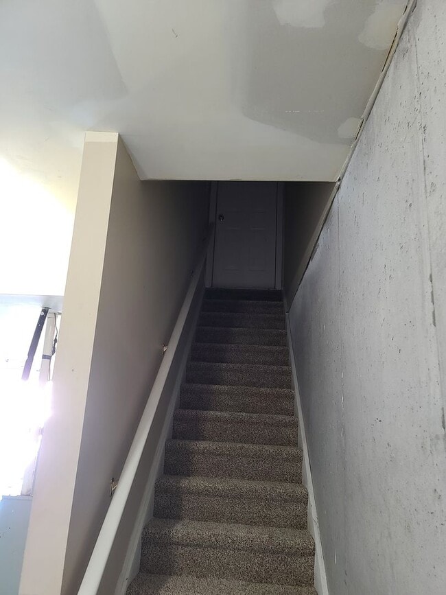 Building Photo - 3 Bedroom Townhome for Rent in Waynesboro