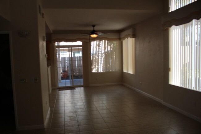 Building Photo - Available 3 Bedroom 2.5-bathroom home that...