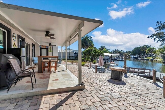 Building Photo - 1542 SE Pinwheel Dr