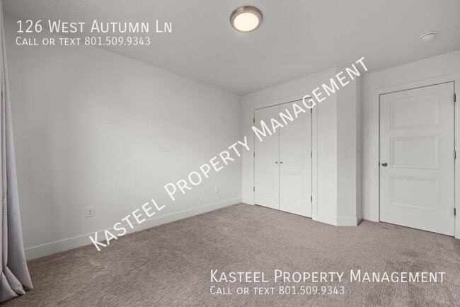 Building Photo - 126 W Autumn Ln