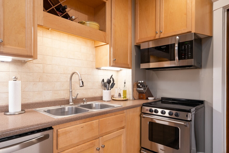 Building Photo - 3117 Fremont Ave S