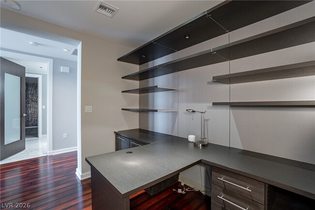 Building Photo - 4471 Dean Martin Dr
