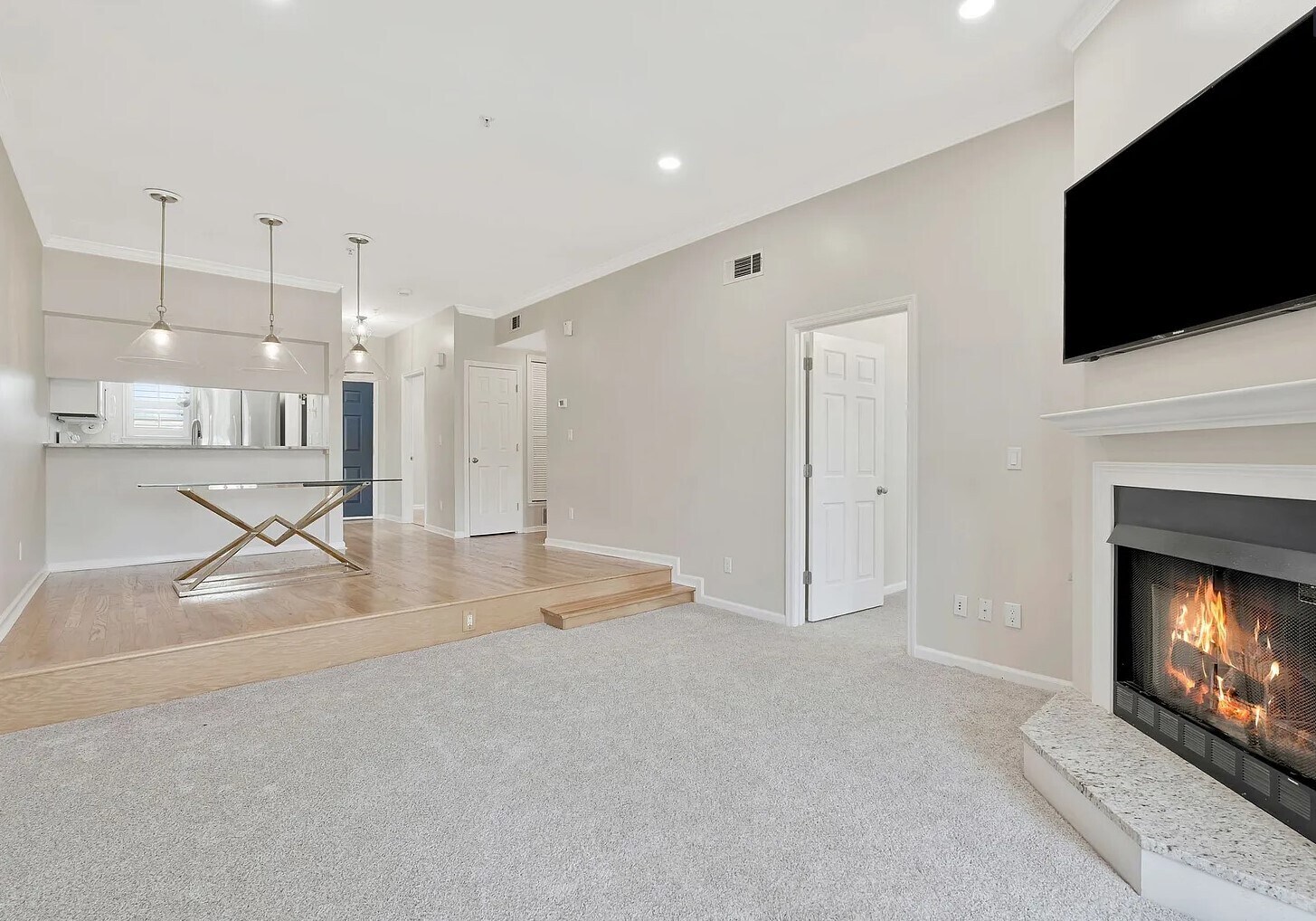 Building Photo - 145 W End Pl