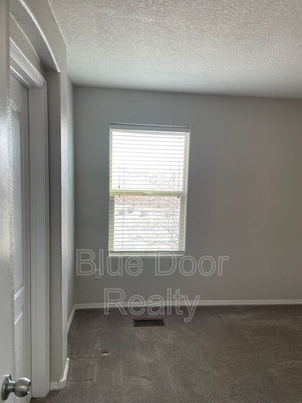 Building Photo - 1813 Cortina