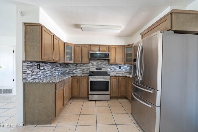 Building Photo - 11516 Meadowbrook Dr