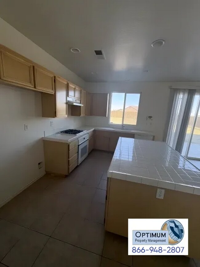 Building Photo - Beautiful 4 Bedroom, 3 Bathroom Two-Story Home with Loft & Spacious Backyard