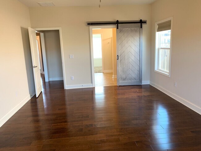 Building Photo - Whitsett / Brghtwood Farms