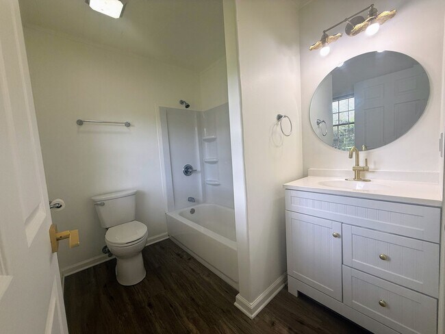 Building Photo - Cozy 3 bedroom, 2 bathroom home in Lake Charles