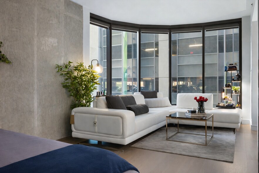 Building Photo - 55 Lagrange St