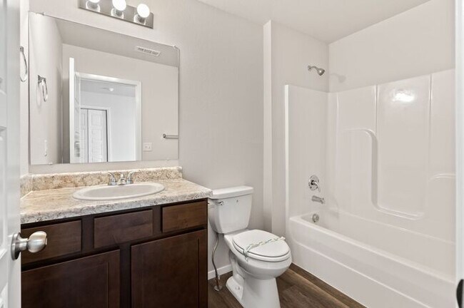 Building Photo - Celebrate the 4th of July! Get a FREE Blackstone Grill if You Sign by July 15 | 3 Bed, 2.5 Bath H...