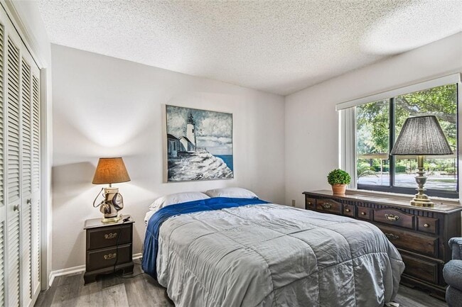 Building Photo - 7433 Greystone Dr