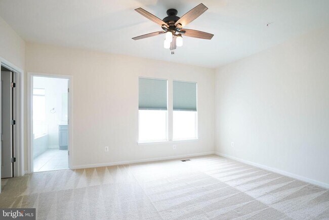 Building Photo - 2038 Twisted Oak Pl