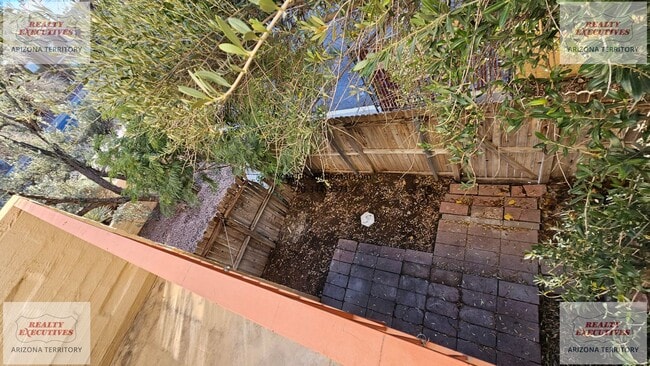 Building Photo - Fort Lowell & Campbell area Condo - 2 Bedrooms & 1.5 Bathrooms