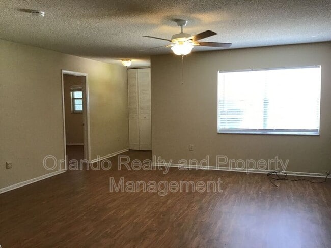 Building Photo - 7024 Chaucer Ln