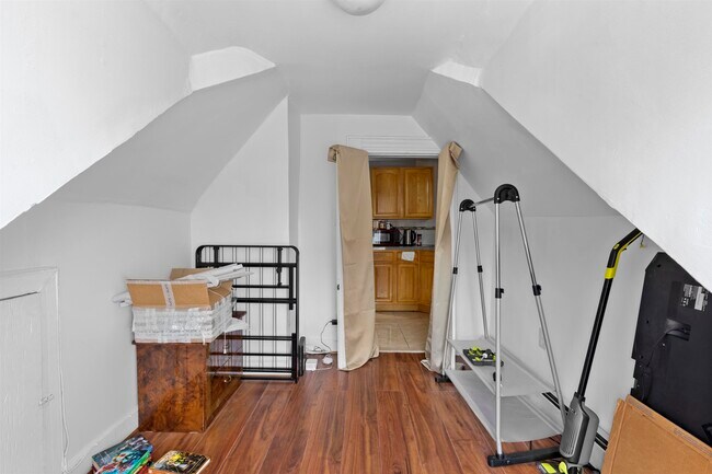 Building Photo - 139 Shippen St