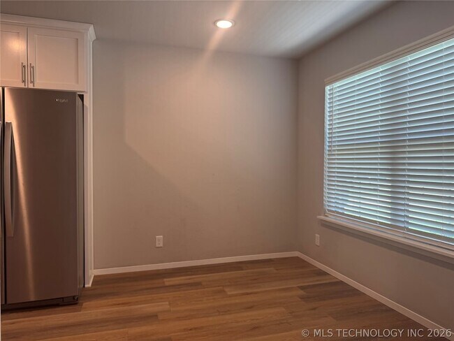 Building Photo - 13008 East 125th Place N