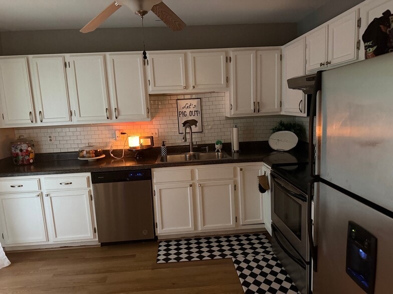 Building Photo - 1657 Ashwood Ln