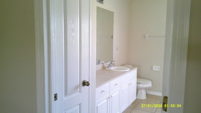 Building Photo - Available in April! Nice 3/2/2 Across From Jim Jeffers Park and Oasis North School