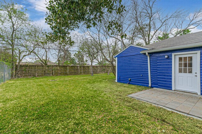 Building Photo - 1539 Pleasantville Dr