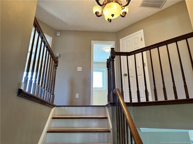 Building Photo - 6521 Ryefield Dr